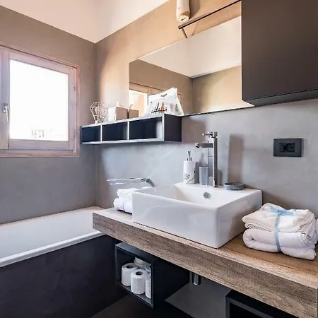 Appartamento Con Altana Panoramica A 2 Min Dalle Due Torri