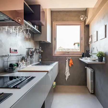 アパート Appartamento Con Altana Panoramica A 2 Min Dalle Due Torri ボローニャ