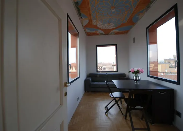 Con Altana Panoramica A 2 Min Dalle Due Torri Appartamento *