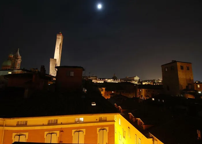 Lägenhet Appartamento Con Altana Panoramica A 2 Min Dalle Due Torri Bologna