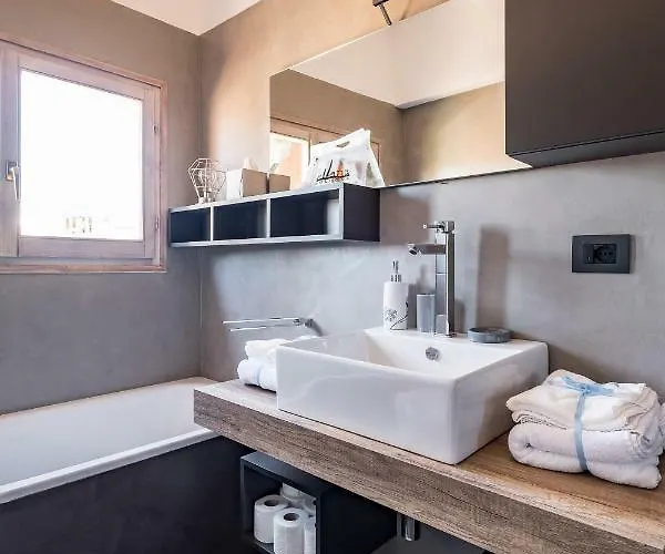 Appartamento con Altana Panoramica a 2 min dalle Due Torri