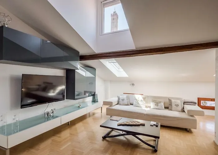 Appartamento Con Altana Panoramica A 2 Min Dalle Due Torri Apartamento *