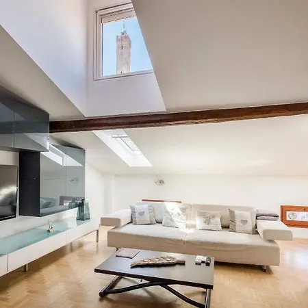 Appartamento Con Altana Panoramica A 2 Min Dalle Due Torri * Bologna