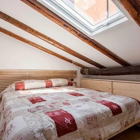 Apartman Appartamento Con Altana Panoramica A 2 Min Dalle Due Torri Bologna